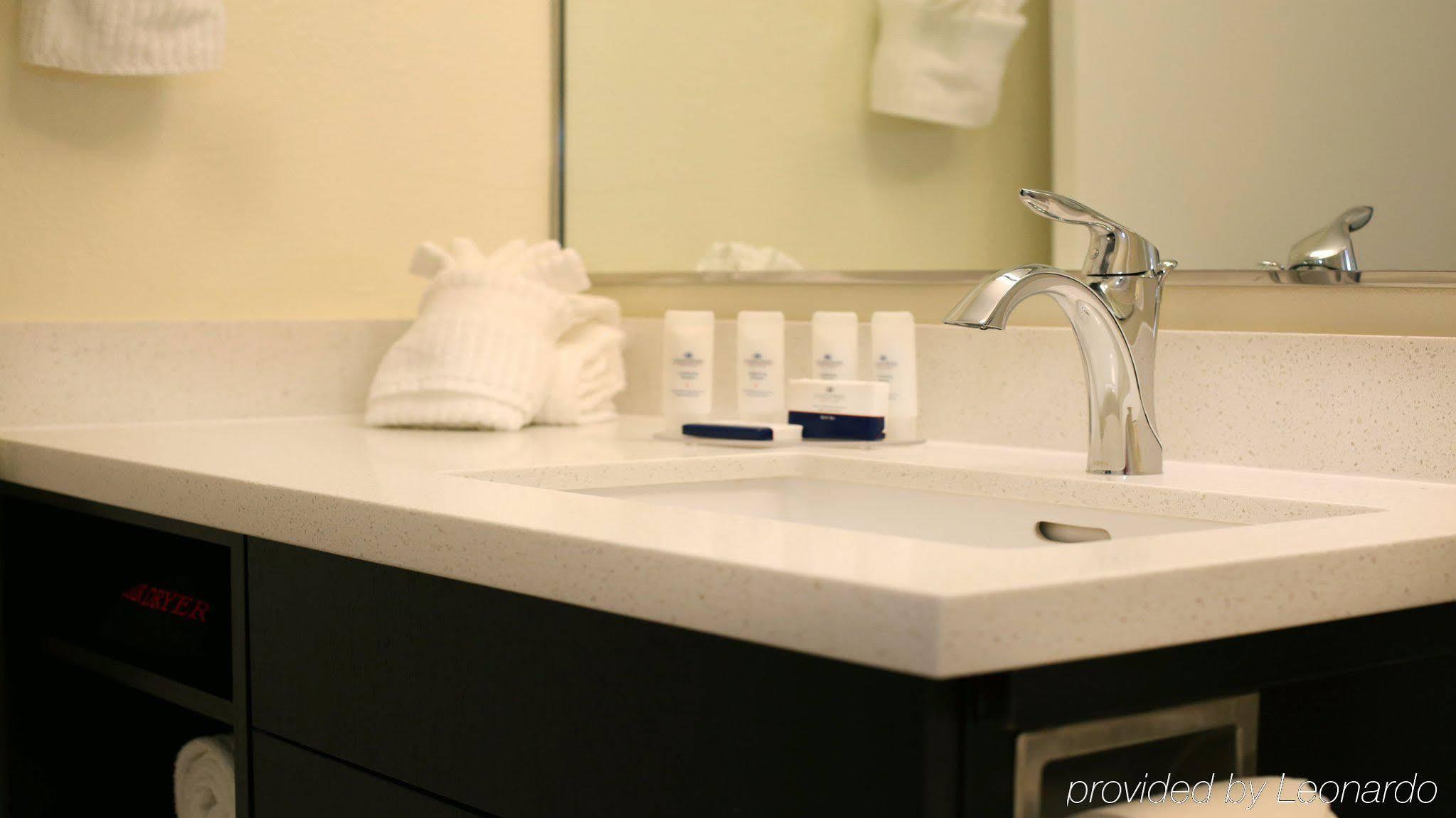 Candlewood Suites East Lansing By Ihg Esterno foto